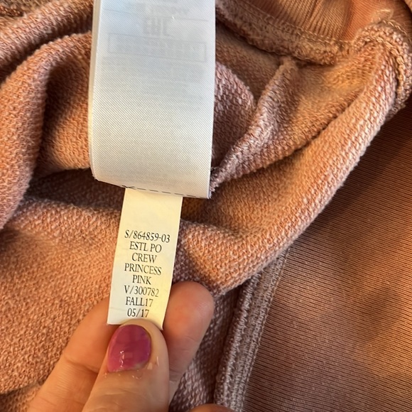 Gap Crewneck - Picture 6 of 7